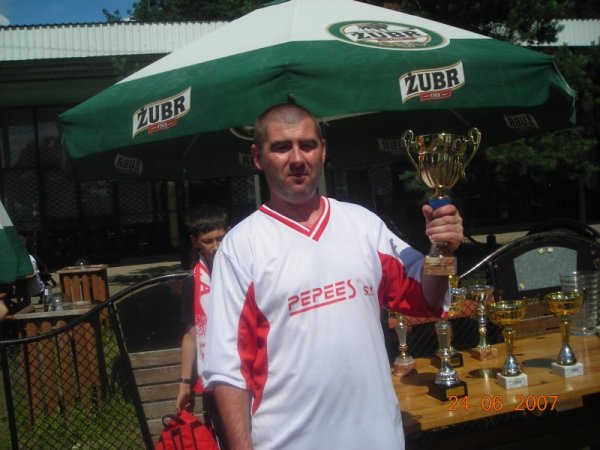 Wojciech Beczkowski odebrał puchar za zajęcie II miejsca